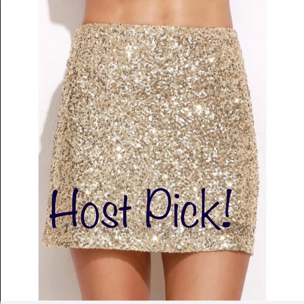 HP✨Gorgeous gold sequin mini skirt - Picture 2 of 8